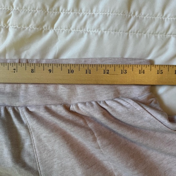 Nike Dy Fit Women’s Pink Athletic Shorts with Elastic Waistband Curved Hem Sz M - Picture 5 of 12